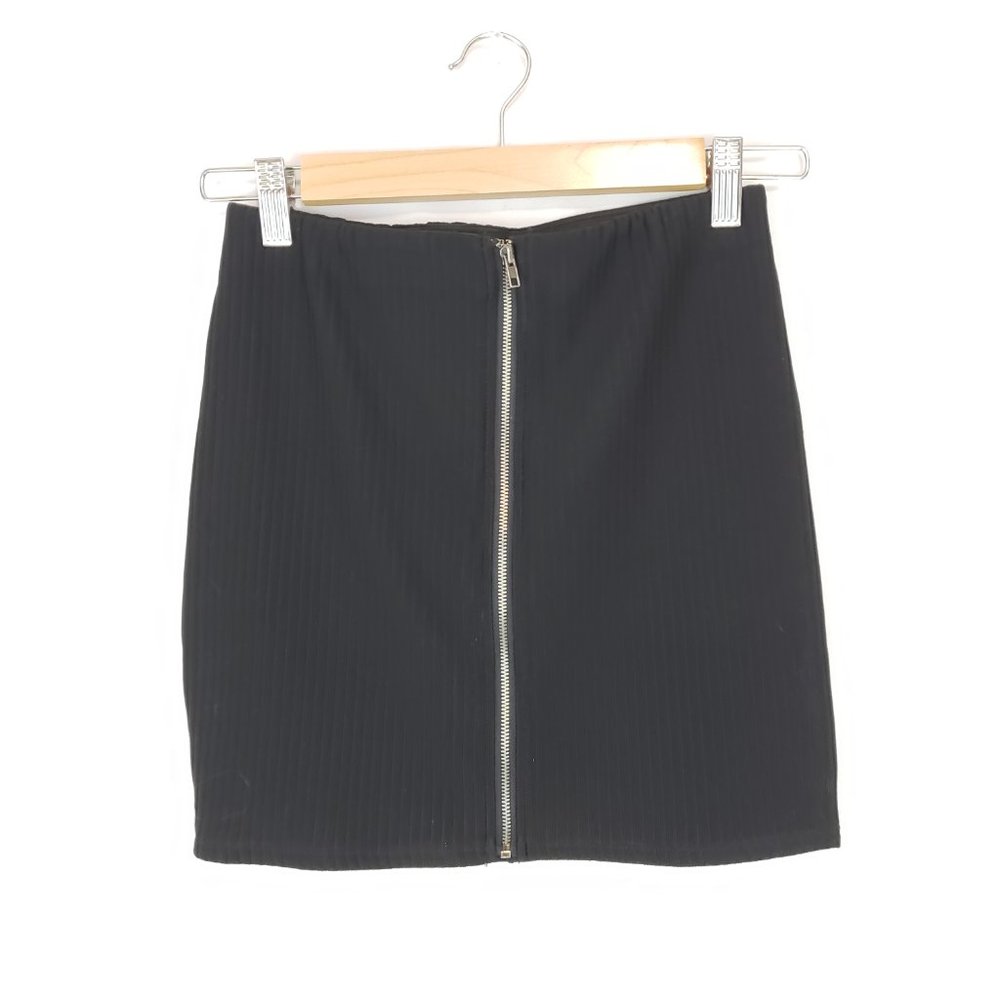 Forever 21 Black Zipper Front Ribbed Mini-Skirt Small